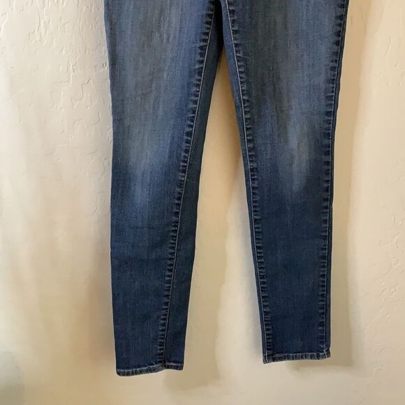 LEVI’S totally shaping skinny jeans. Five pockets medium wash - Picture 5 of 12